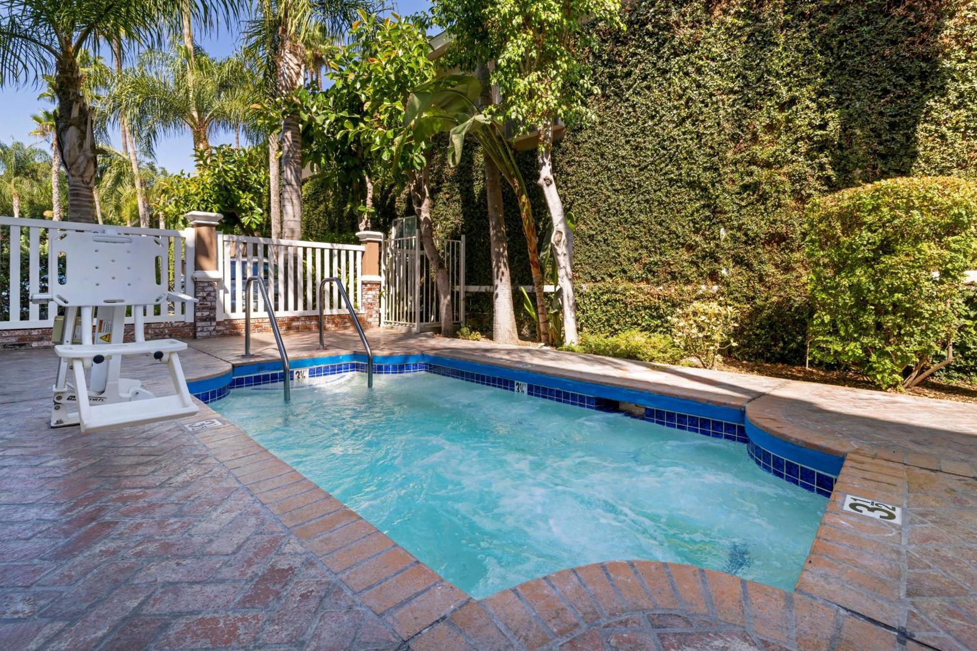 Best Western Plus Carriage Inn Los Angeles Ngoại thất bức ảnh