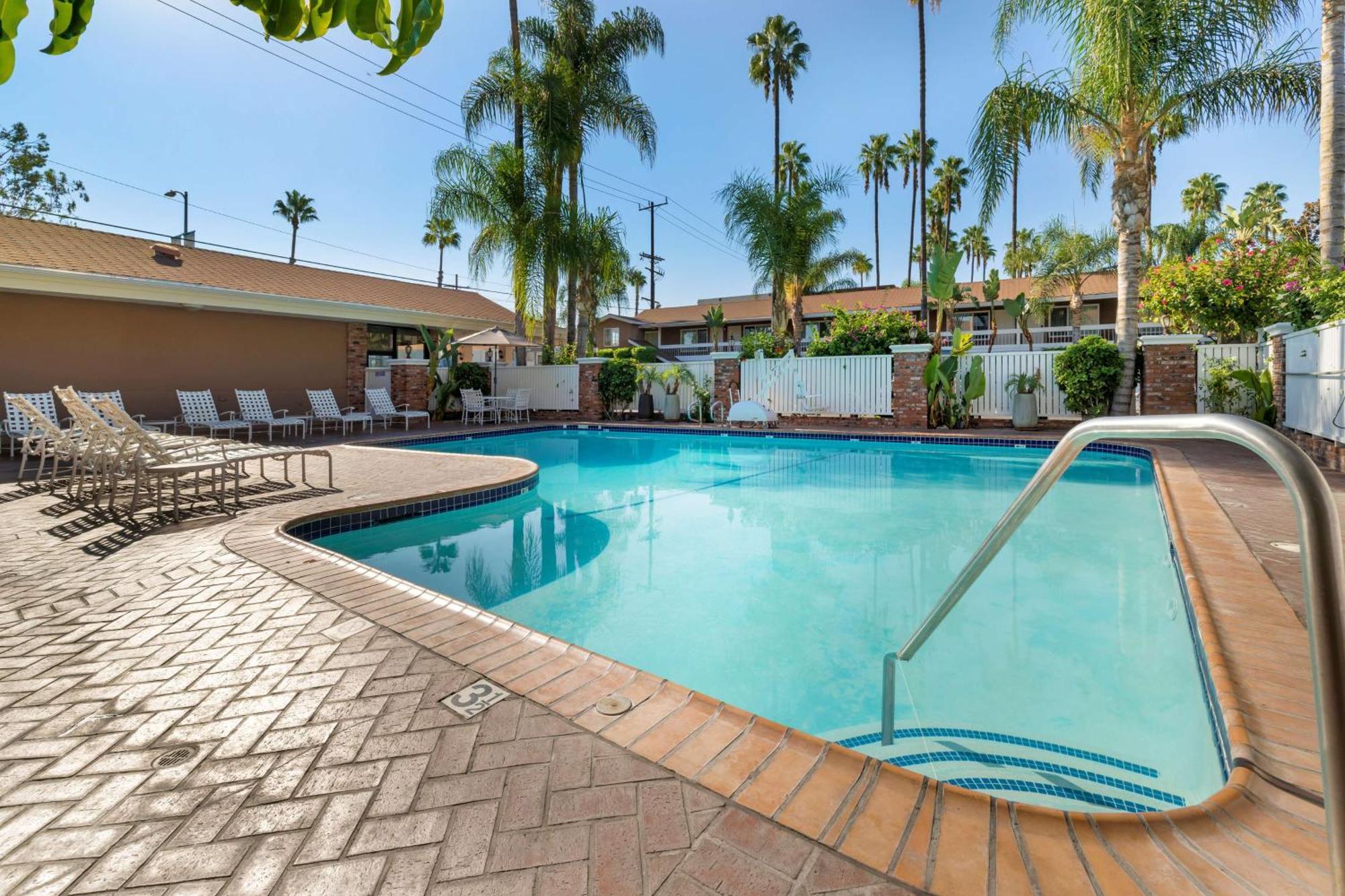 Best Western Plus Carriage Inn Los Angeles Ngoại thất bức ảnh