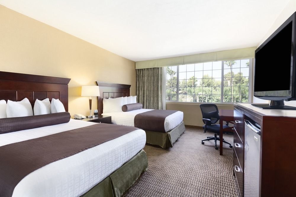 Best Western Plus Carriage Inn Los Angeles Ngoại thất bức ảnh